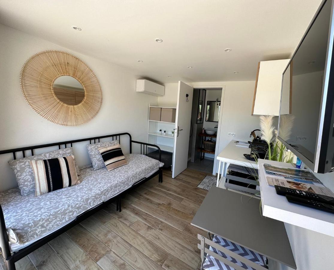 Studio Collobrieres Vue Sur Village ภายนอก รูปภาพ